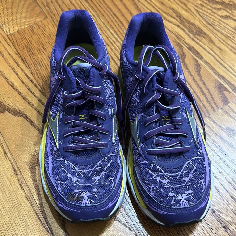 Mizuno 16